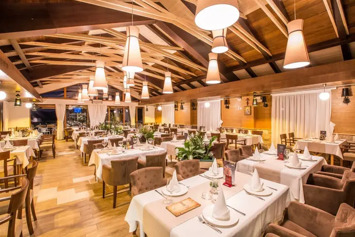 Даниловград: Hotel Sokoline