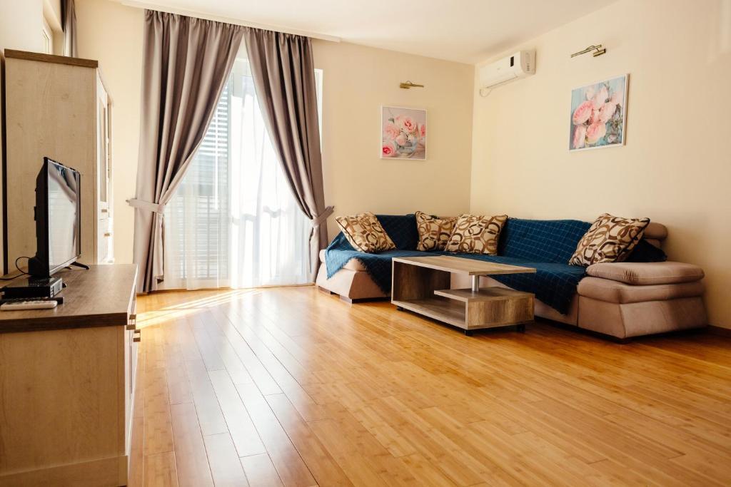 Тиват: Apartments Nirgilija