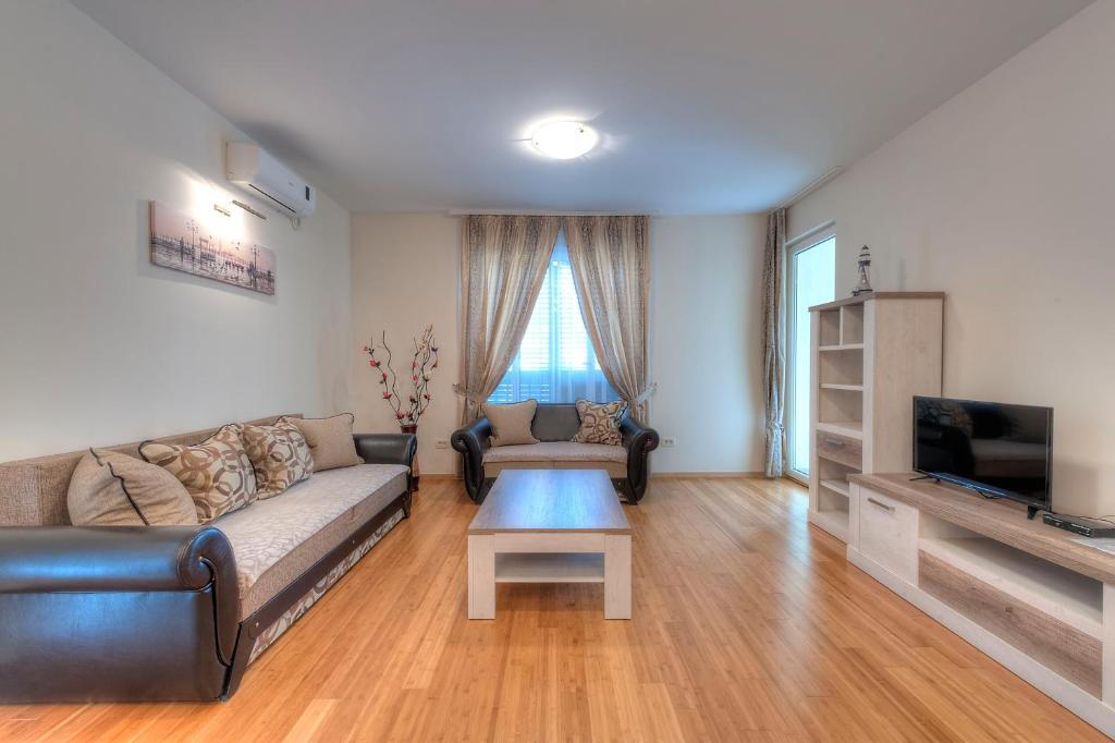 Тиват: Apartments Nirgilija