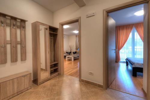 Тиват: Apartments Nirgilija