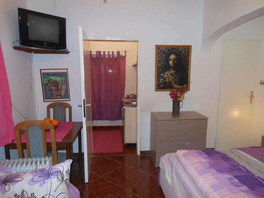 Тиват: Assia Studio Apartments