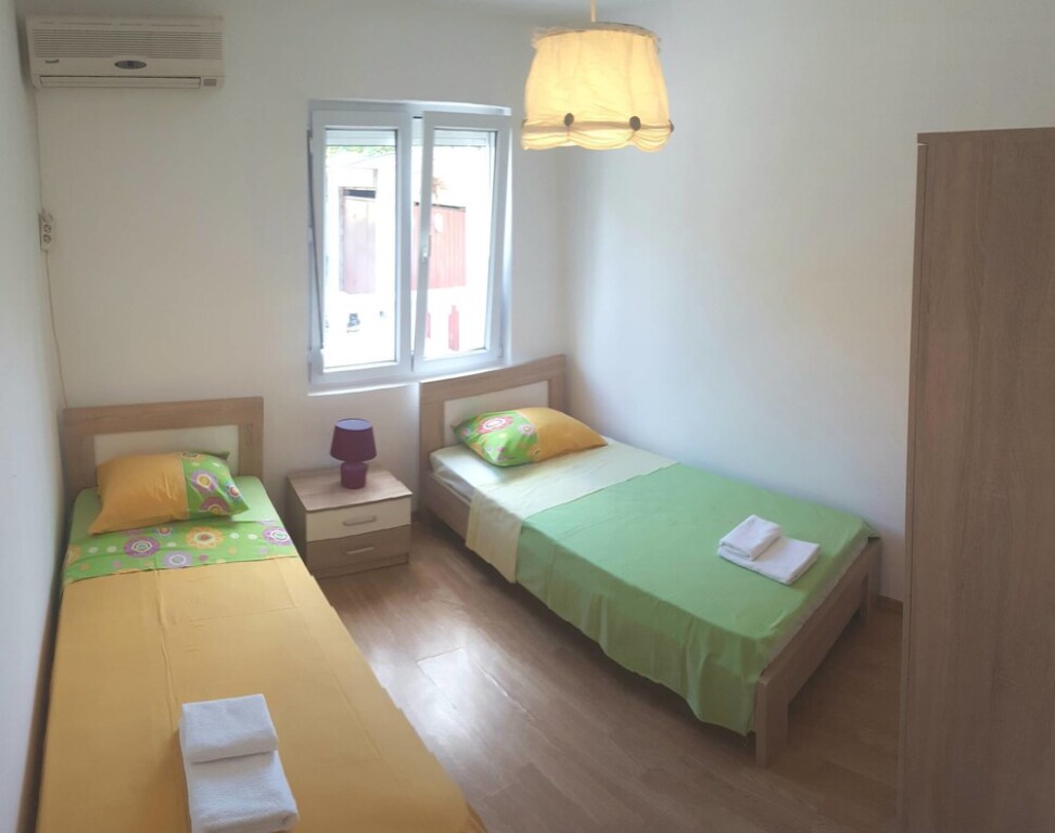 Тиват: Family Apartments