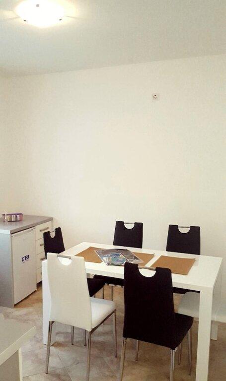 Тиват: Family Apartments