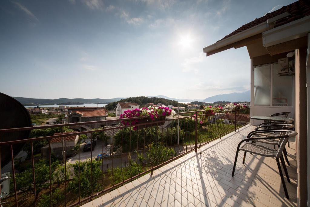 Тиват: Apartments Pavićević