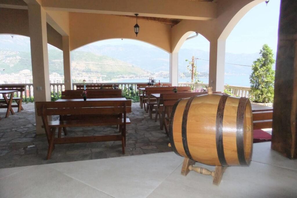 Будва: Apartments Villa Ana