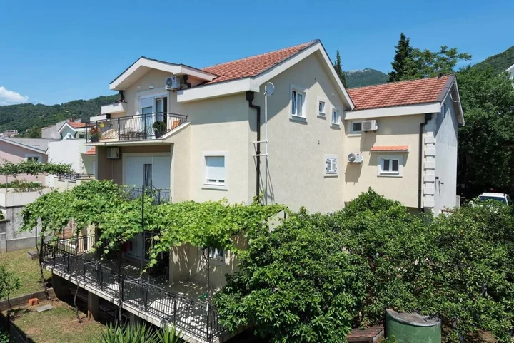 Тиват: Apartments 42 North