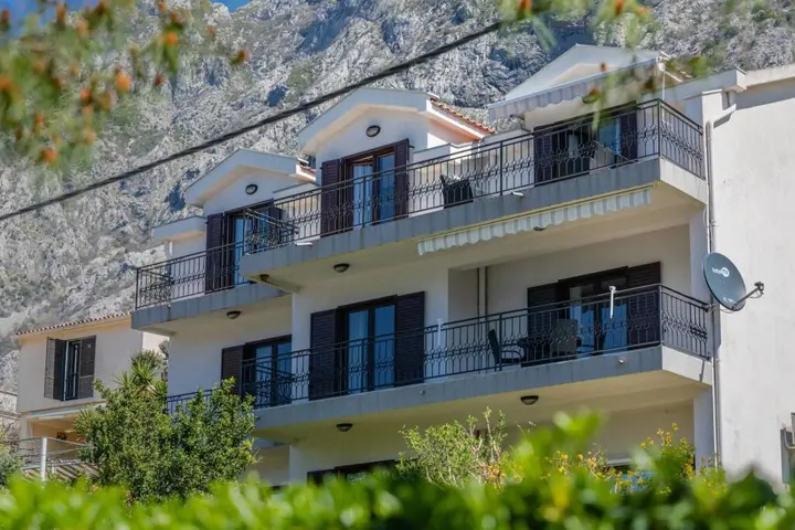 Доброта: Apartments Miramar