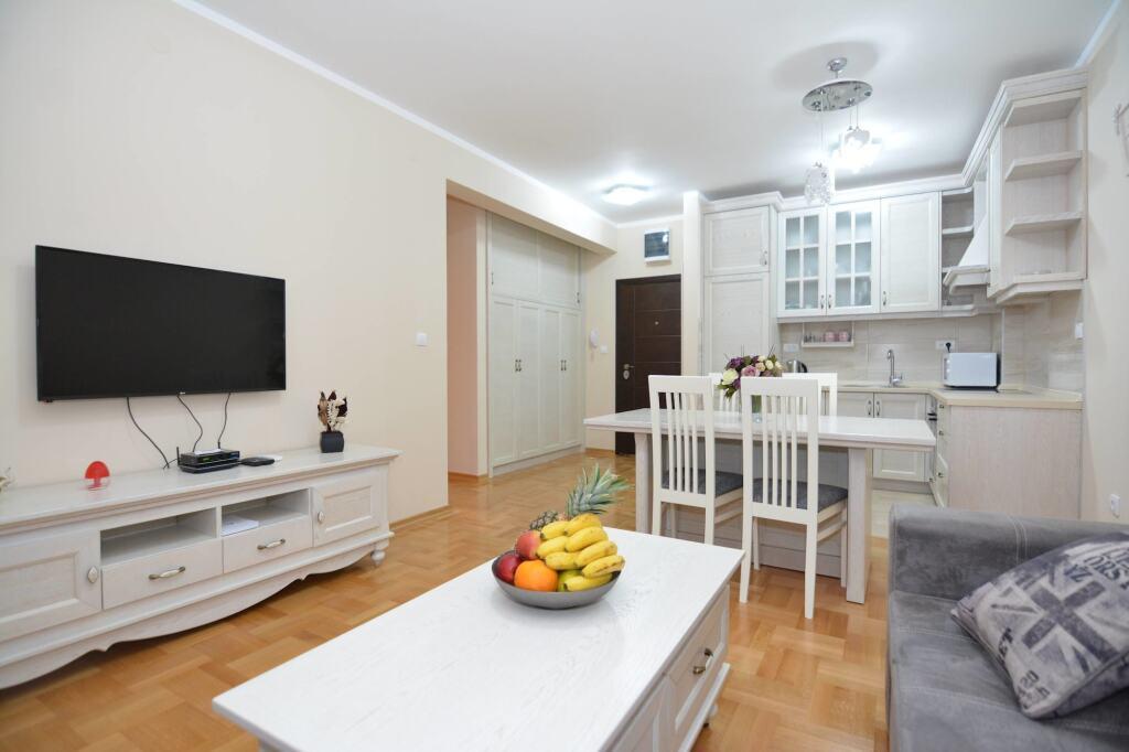 Доброта: Apartments Dobrotski Dvori
