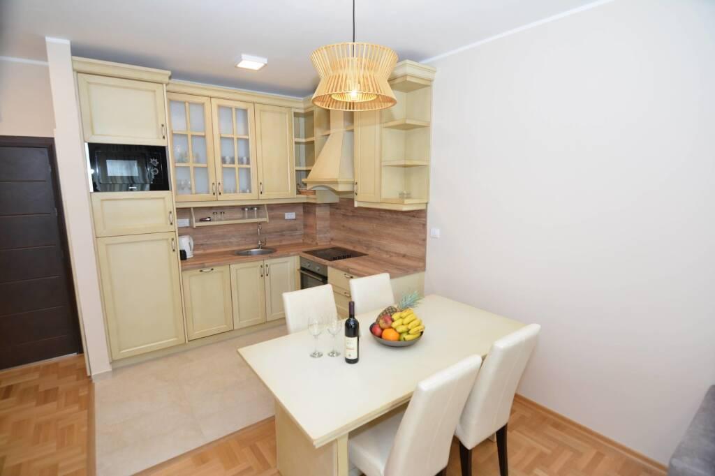 Доброта: Apartments Dobrotski Dvori
