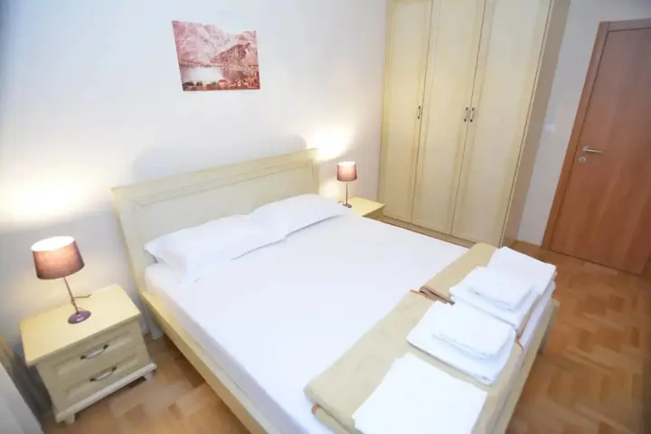 Доброта: Apartments Dobrotski Dvori