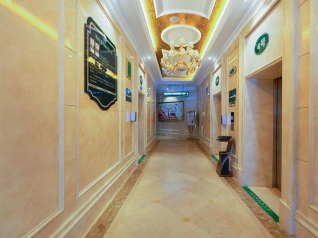 Баодин: Vienna Hotel (Baoding Zhili Governor's Office Chengming Building)