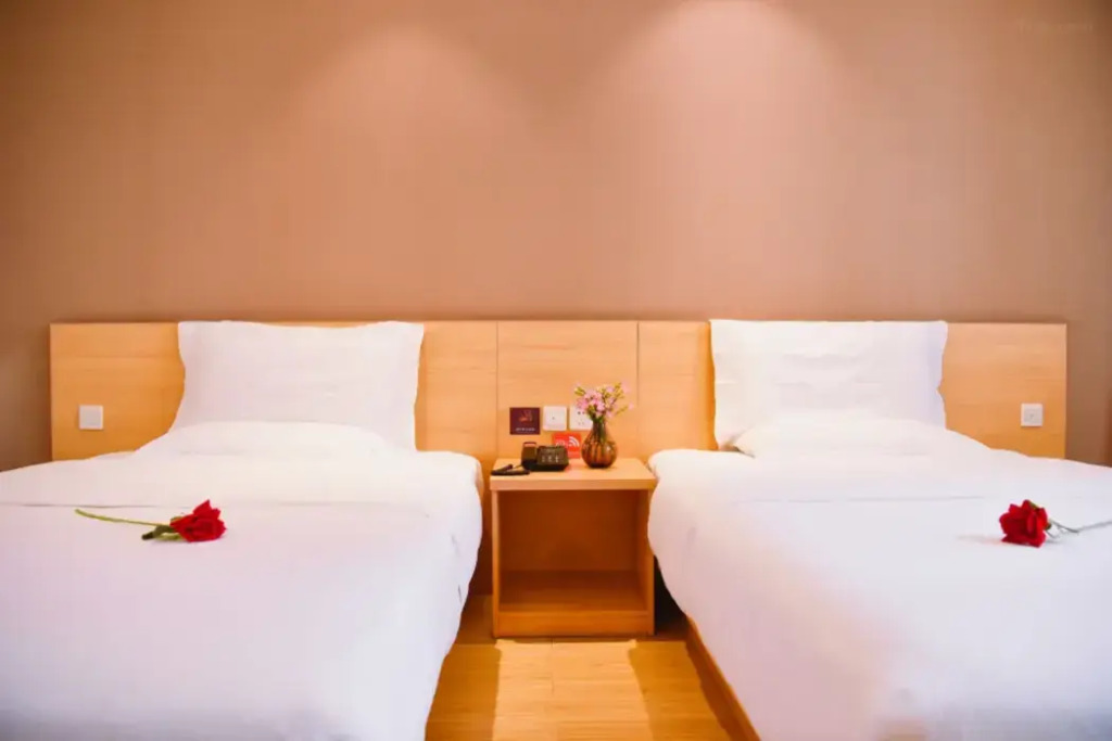 Чунцин: 7 Days Premium Hotel (Chongqing Longtousi North Railway Station Center)