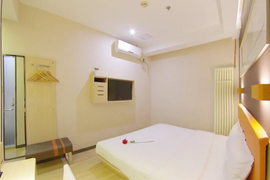 Пекин: 7 Days Premium Hotel (Beijing Xidan Lingjing Hutong Subway Station)