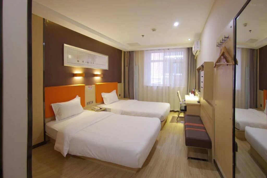 Пекин: 7 Days Premium Hotel (Beijing Xidan Lingjing Hutong Subway Station)