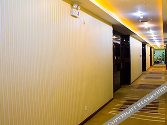 Сяньян: Yilong Hotel