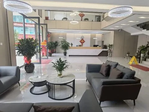 Шангри-Ла: Hutiaoxia Nixiang Hotel