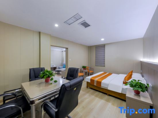 Нантайкун: Vientiane Taoyuan Holiday Hotel (Colorful Danxia Scenic Area Branch)