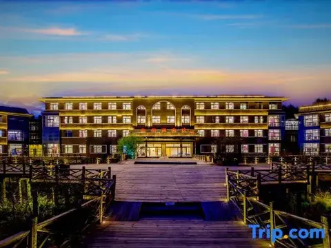 Чэндэ: Saihanba Saihan Lake Hotel