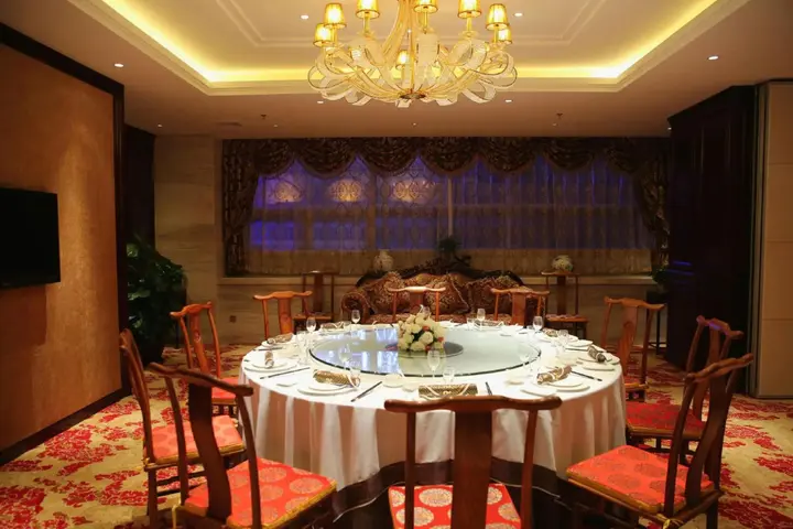 Инкоу: Juyin Junyue Hotel
