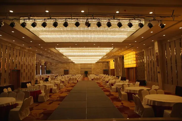 Инкоу: Juyin Junyue Hotel