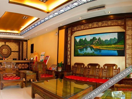 Хэчжоу: 派柏·云酒店(贺州八达西路店)