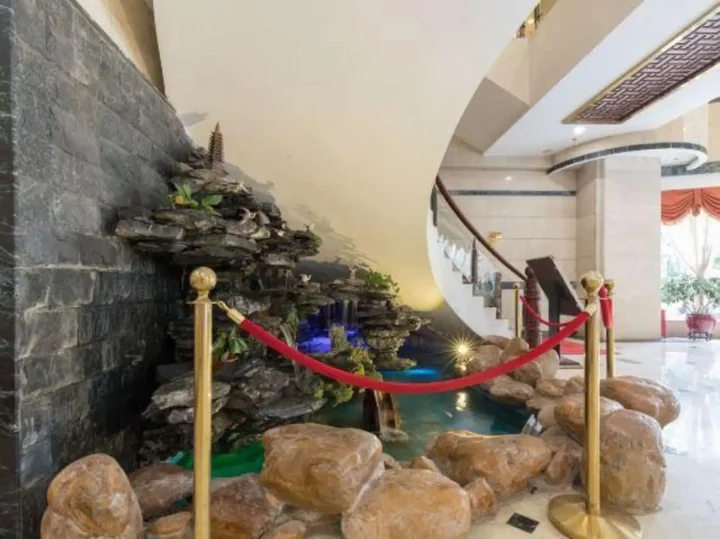 Янгиианг: Yue Hotel