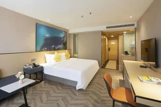 Янгиианг: Yue Hotel