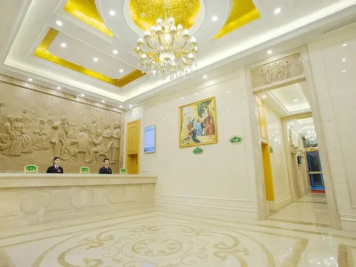Чэнду: Vienna Hotel (Chengdu Airport Xiedu)