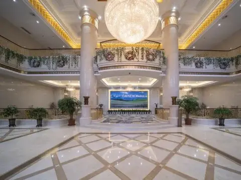 Инин: Yili Hotel