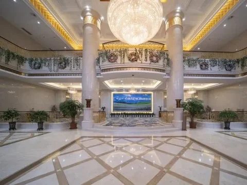 Инин: Yili Hotel