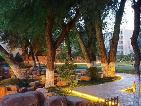 Инин: Yili Hotel