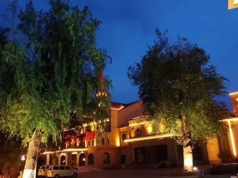 Инин: Yili Hotel