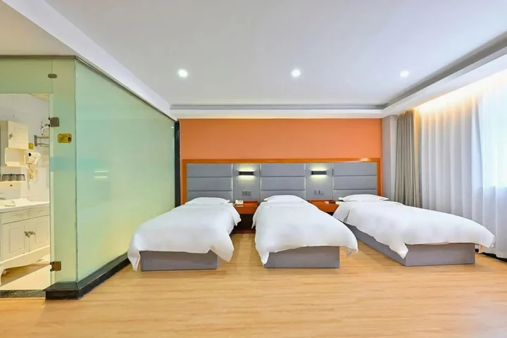 Лоян: Luoyang Lesiyuan Business Hotel (Luoqi Ancient City Lijingmen Cross Street Branch)