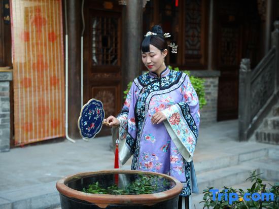 Цзиньчжун: Miss.R (Pingyao Ancient City Store)