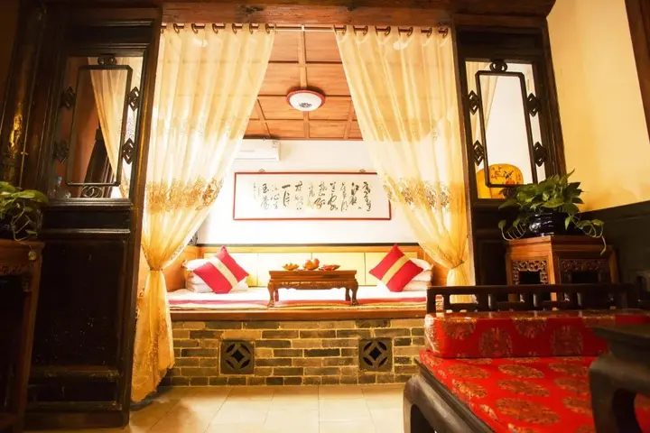 Цзиньчжун: Qigongguan Inn
