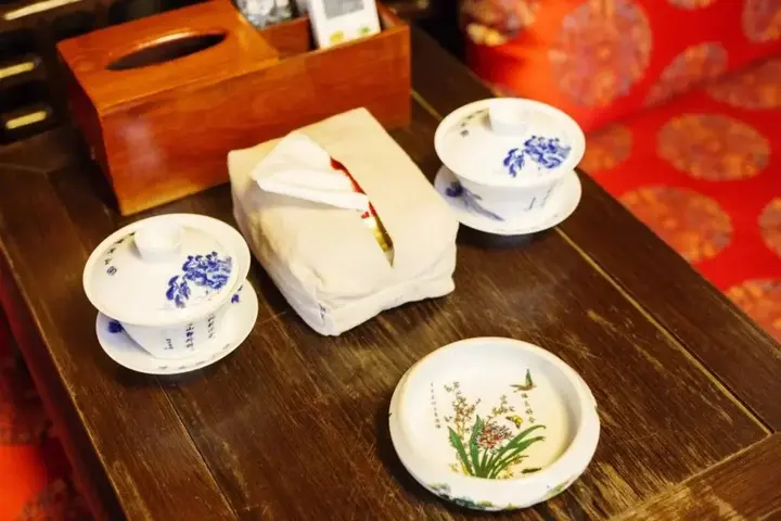 Цзиньчжун: Qigongguan Inn
