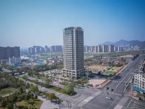 Xuancheng: Green Treelnn