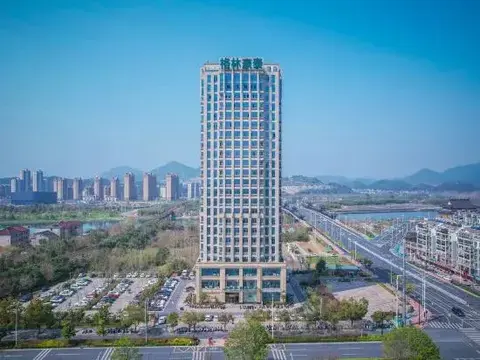 Xuancheng: Green Treelnn