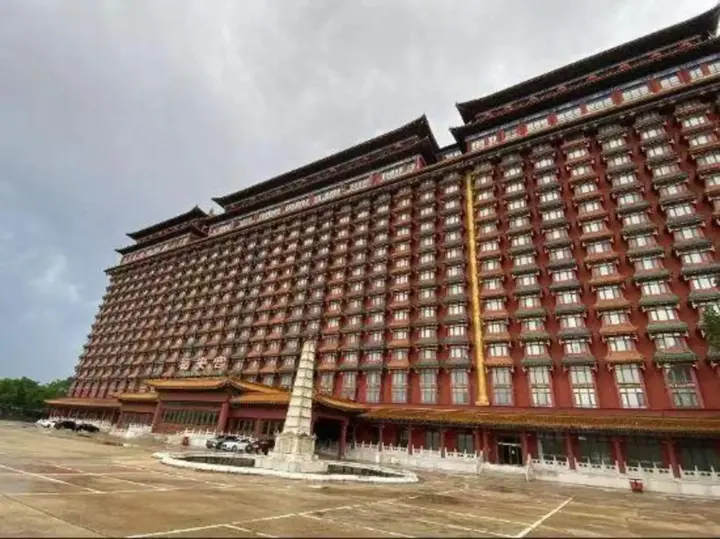 Лянфан: Fuangong Hotel