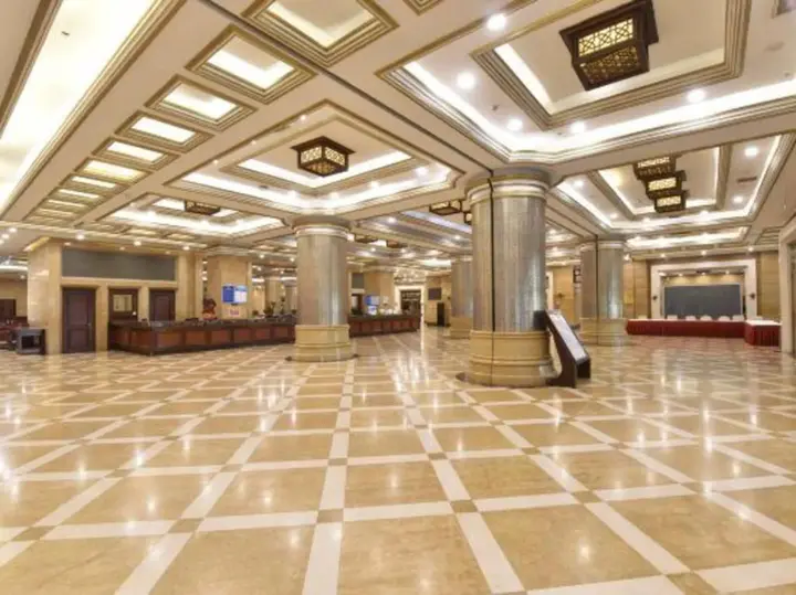 Лянфан: Fuangong Hotel