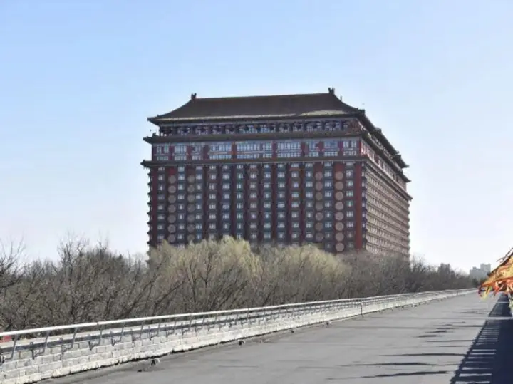Лянфан: Fuangong Hotel