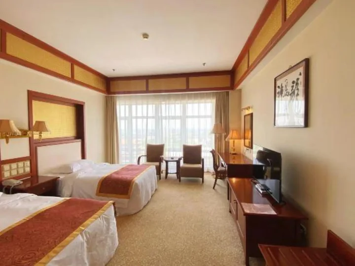 Лянфан: Fuangong Hotel