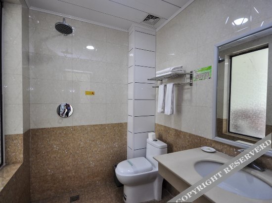 Циньхуандао: Qinshun Seaview Hotel (Nandaihe Xianluo Island Bathing Beach)