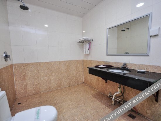 Циньхуандао: Qinshun Seaview Hotel (Nandaihe Xianluo Island Bathing Beach)