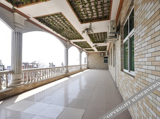 Циньхуандао: Qinshun Seaview Hotel (Nandaihe Xianluo Island Bathing Beach)