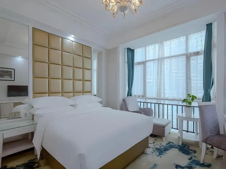 Чанша: Vienna Hotel (Liuyang River Bridge Pedestrian Street)