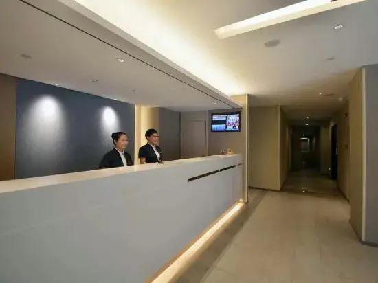 Чжанцзякоу: Home Inns (Zhangjiakou victory of North Street five one square store)