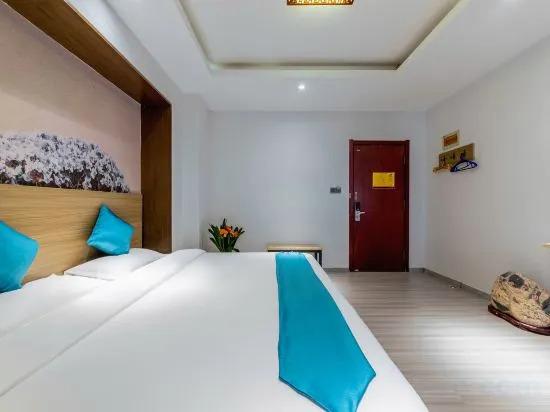 Цзыбо: Half acre  fangtang Hotel