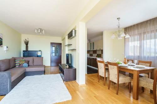 Тиват: Donja Lastva Apartments