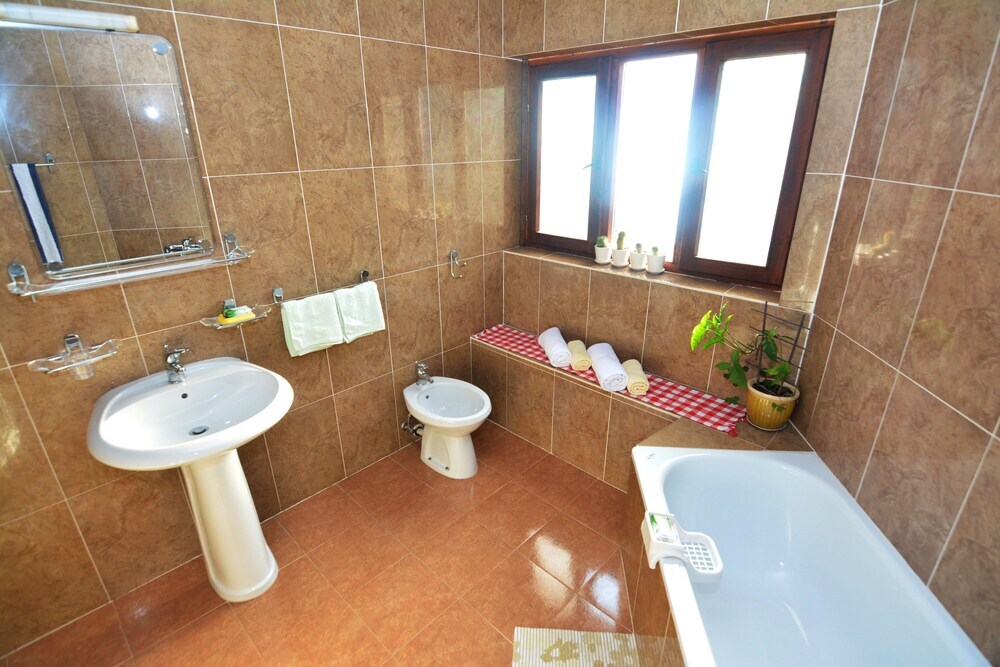 Доброта: Apartments & Rooms Vanja